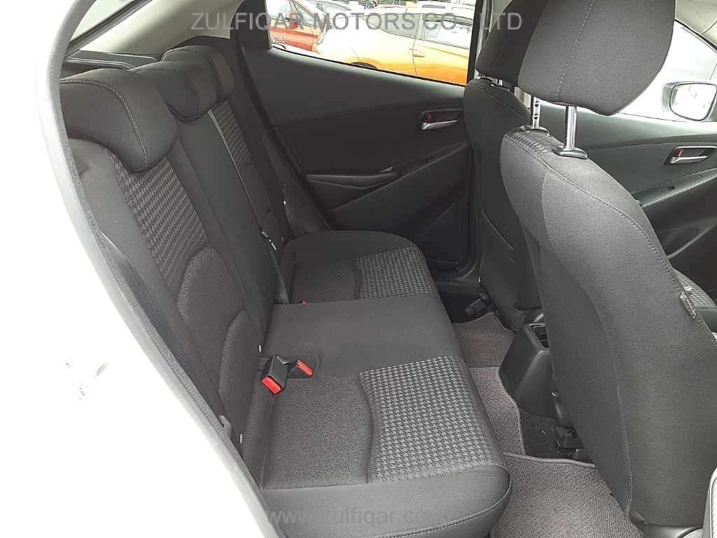 MAZDA DEMIO 2018 Image 10