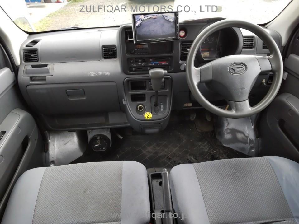 DAIHATSU HIJET CARGO 2017 Image 8