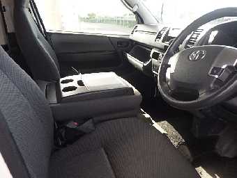 TOYOTA REGIUSACE 2018 Image 15