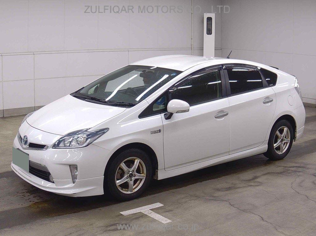 TOYOTA PRIUS PHV 2015 Image 4