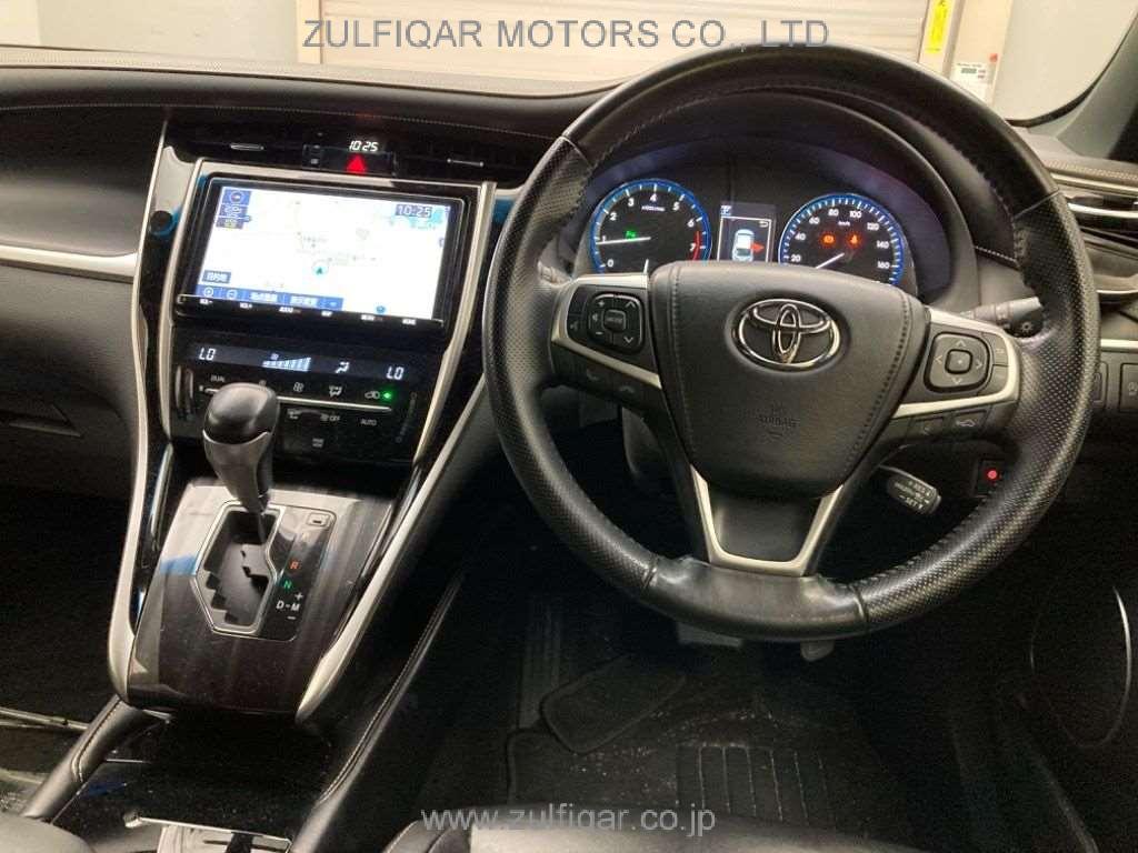 TOYOTA HARRIER 2019 Image 6
