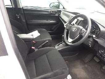 TOYOTA COROLLA AXIO 2018 Image 13