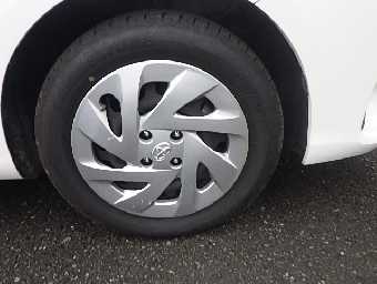 TOYOTA COROLLA AXIO 2018 Image 9