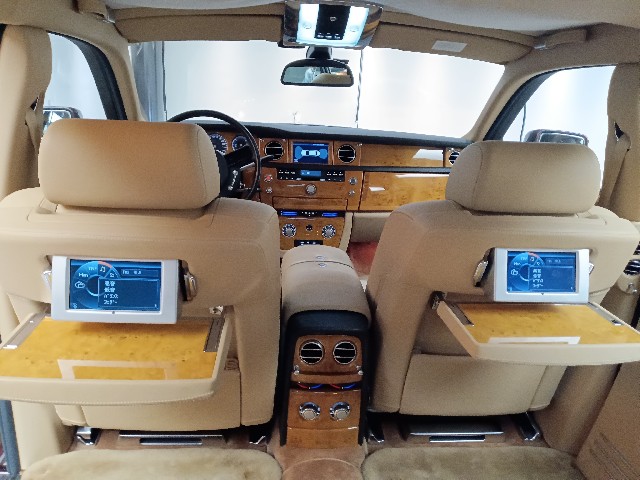 ROLLS ROYCE PHANTOM 2005 Image 39