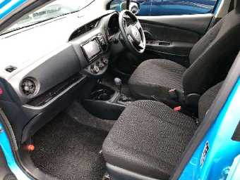 TOYOTA VITZ 2017 Image 9