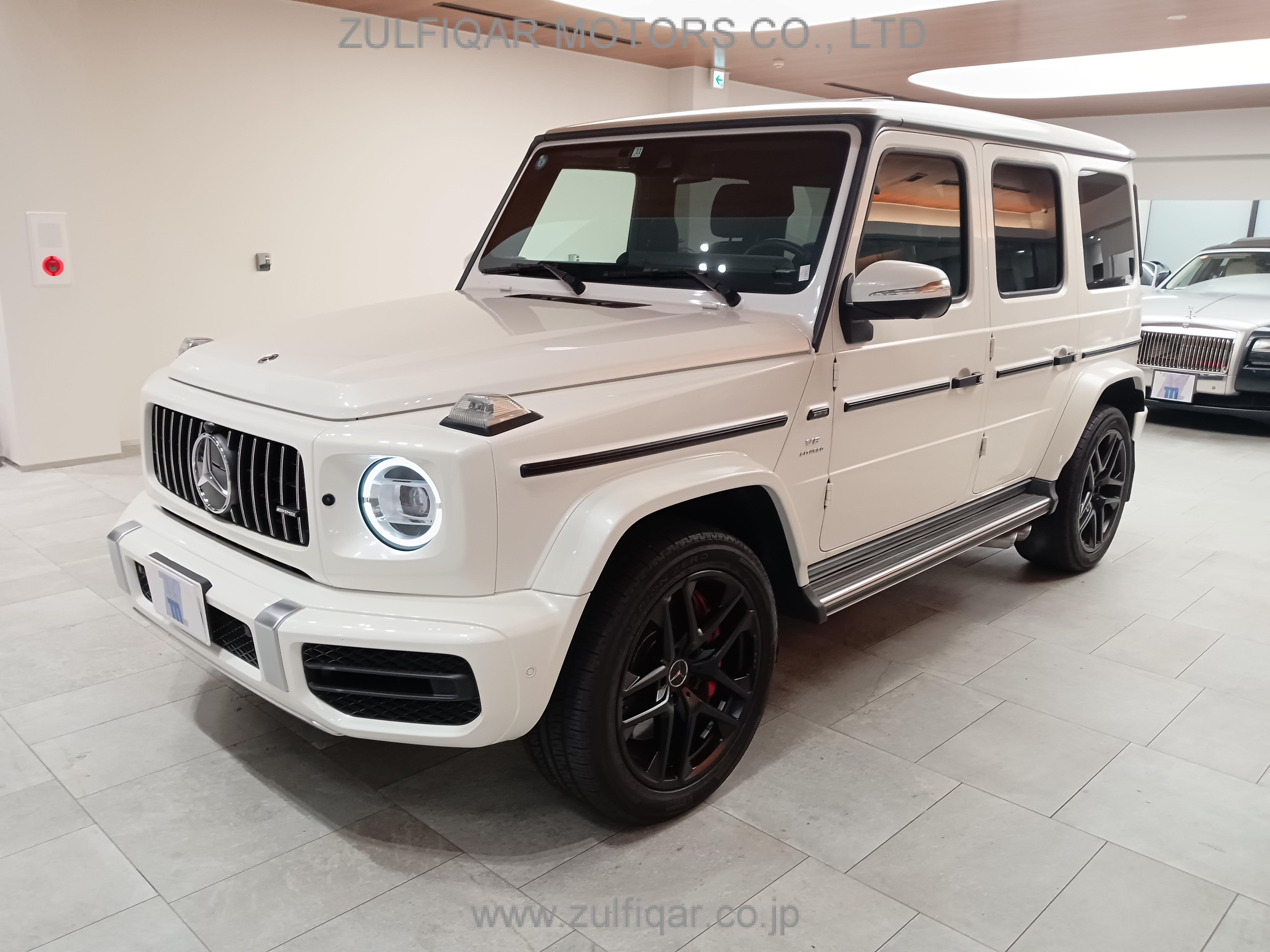 Mercedes-Benz G 55 AMG ブラックとCLS ホワイトのセット Mercedes-Benz G 55 AMG ブラックとCLS ホワイトのセット