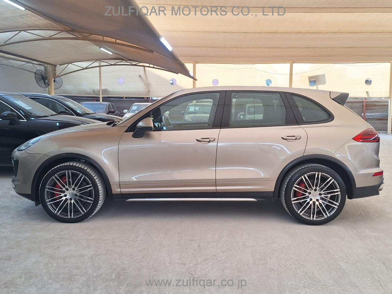 PORSCHE CAYENNE 2015 Image 2