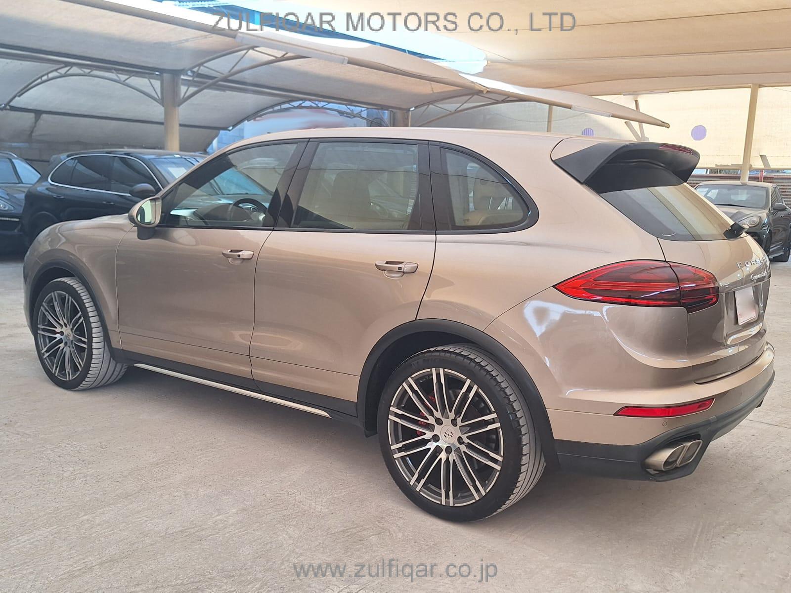 PORSCHE CAYENNE 2015 Image 3