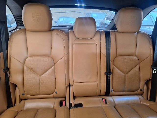 PORSCHE CAYENNE 2015 Image 23