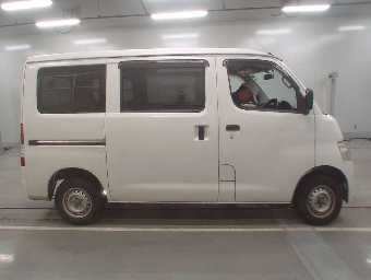 TOYOTA LITEACE 2017 Image 3