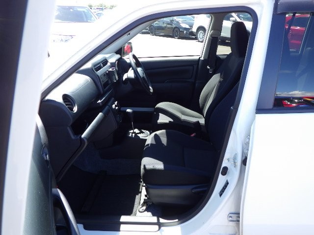 TOYOTA PROBOX 2018 Image 30