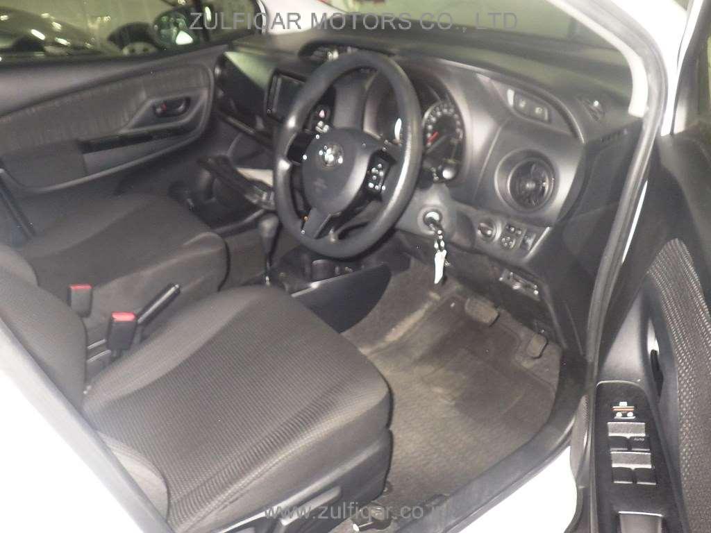 TOYOTA VITZ 2018 Image 5