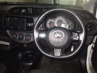 TOYOTA VITZ 2018 Image 6