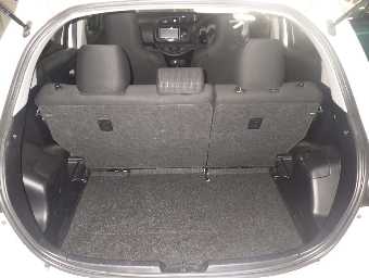 TOYOTA VITZ 2018 Image 8