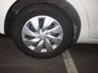 TOYOTA VITZ 2018 Image 9