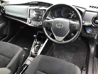 TOYOTA COROLLA FIELDER 2018 Image 3