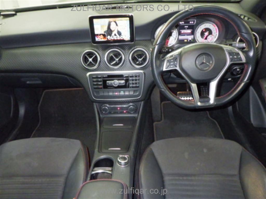 MERCEDES BENZ A CLASS 2014 Image 3