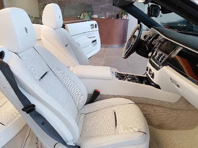 ROLLS ROYCE DAWN 2016 Image 31