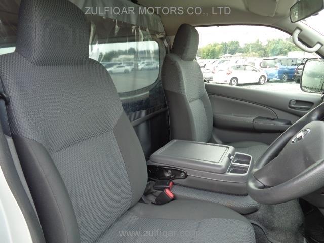 NISSAN NV350 CARAVAN 2017 Image 8