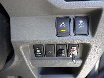 NISSAN NV350 CARAVAN 2018 Image 12