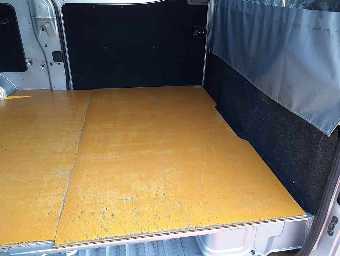 NISSAN NV350 CARAVAN 2018 Image 9