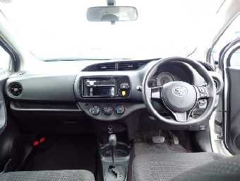 TOYOTA VITZ 2018 Image 3