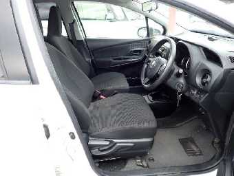 TOYOTA VITZ 2018 Image 5