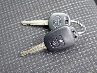 TOYOTA VITZ 2018 Image 6