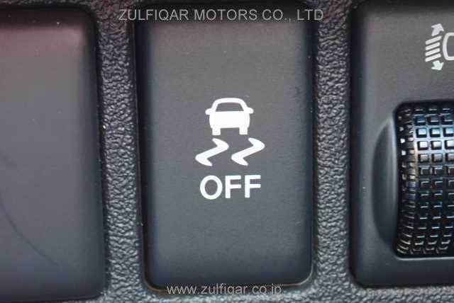 NISSAN MARCH 2017 Image 9