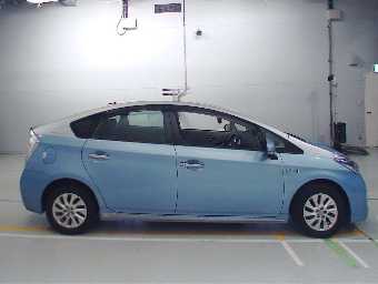 TOYOTA PRIUS PHV 2014 Image 3