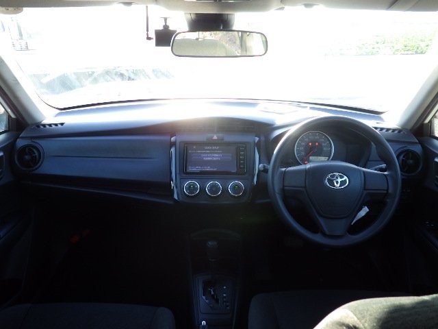 TOYOTA COROLLA AXIO 2018 Image 22