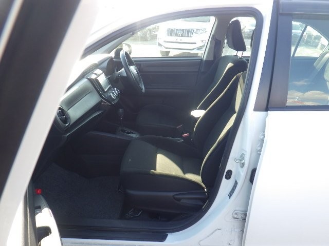 TOYOTA COROLLA AXIO 2018 Image 31