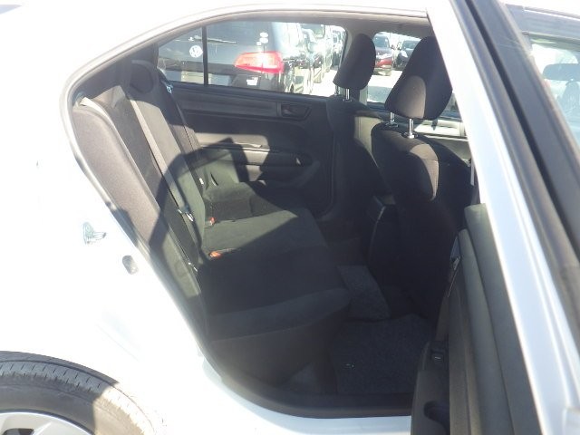 TOYOTA COROLLA AXIO 2018 Image 32