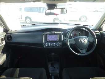 TOYOTA COROLLA AXIO 2018 Image 10