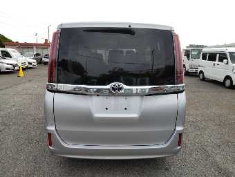 TOYOTA NOAH 2018 Image 3
