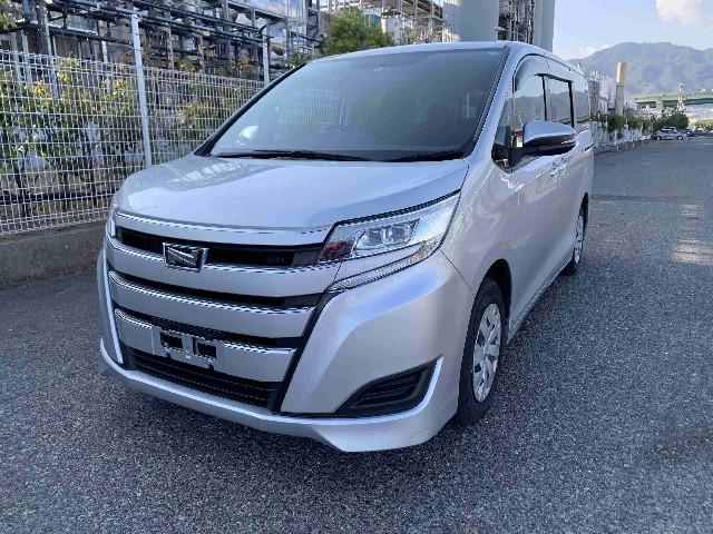TOYOTA NOAH 2018 Image 22