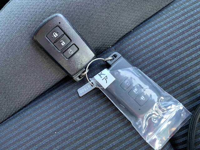 TOYOTA NOAH 2018 Image 25