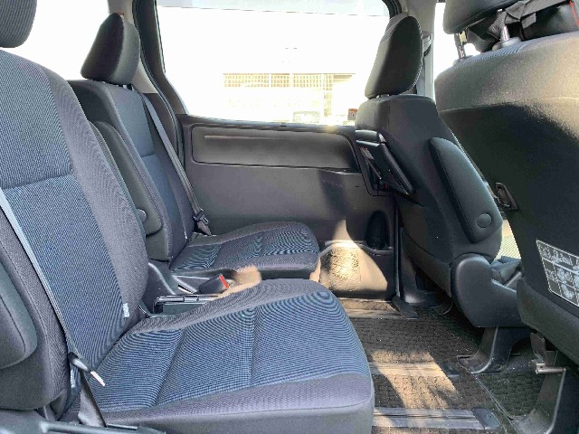 TOYOTA NOAH 2018 Image 26