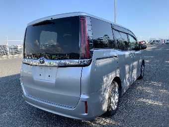 TOYOTA NOAH 2018 Image 23