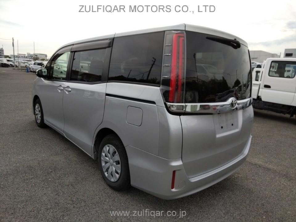 TOYOTA NOAH 2018 Image 4