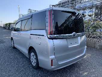 TOYOTA NOAH 2018 Image 26