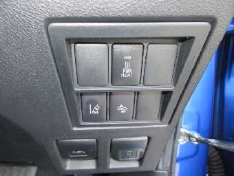 TOYOTA HILUX 2018 Image 19