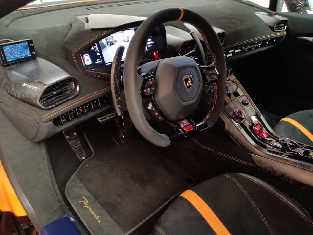 LAMBORGHINI HURACAN 2018 Image 21