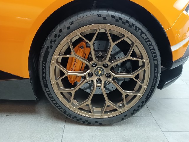 LAMBORGHINI HURACAN 2018 Image 30