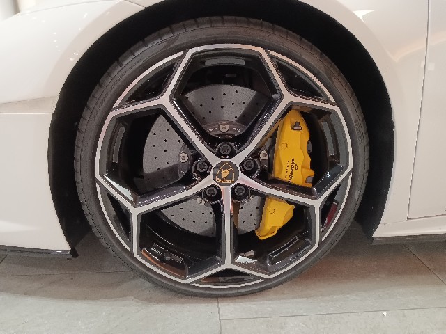 LAMBORGHINI HURACAN 2021 Image 32