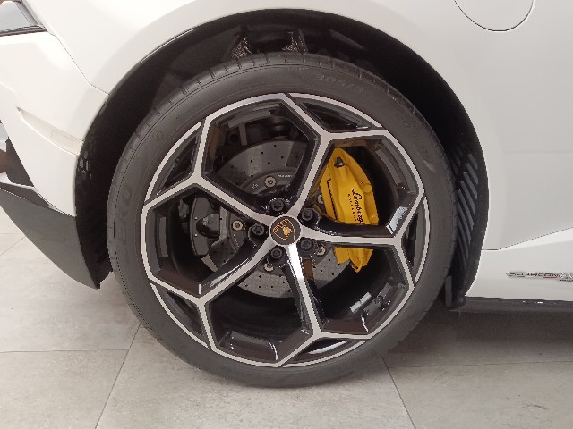LAMBORGHINI HURACAN 2021 Image 34