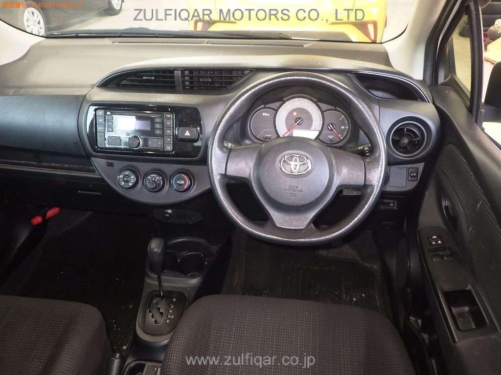 TOYOTA VITZ 2017 Image 6