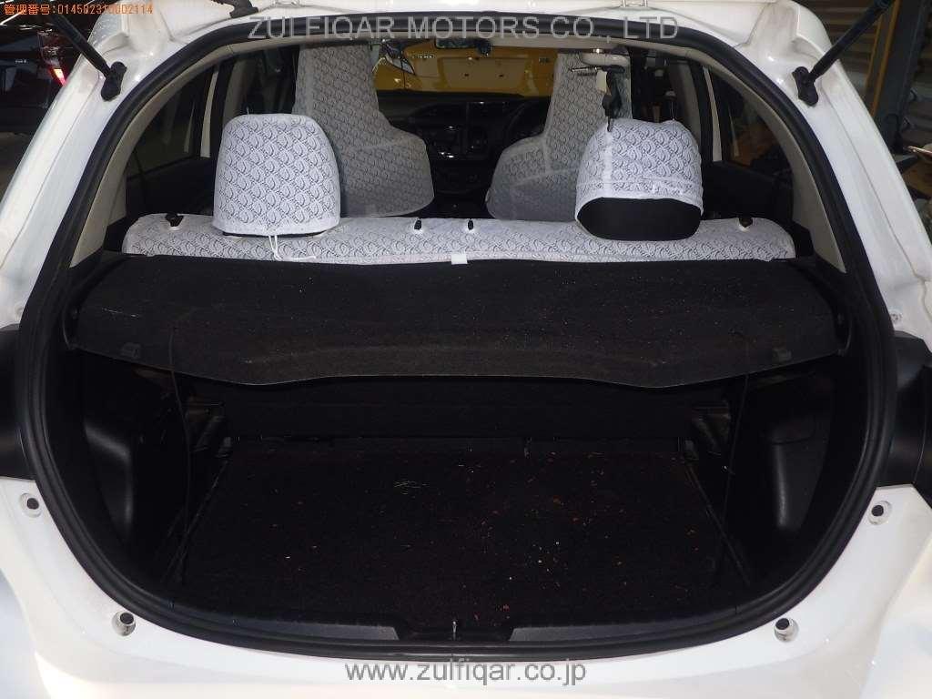 TOYOTA VITZ 2017 Image 8