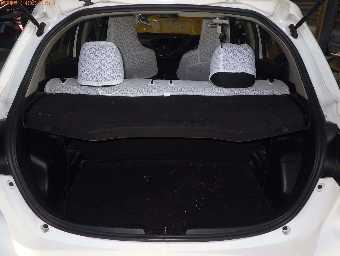 TOYOTA VITZ 2017 Image 8