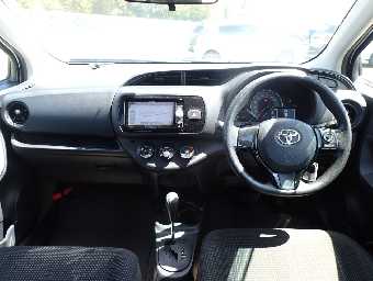 TOYOTA VITZ 2018 Image 3